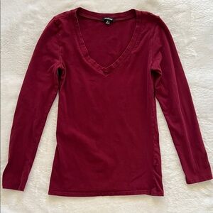 Fashion Nova Women's Deep Red Long Sleeve V-Neck Tee, Size M